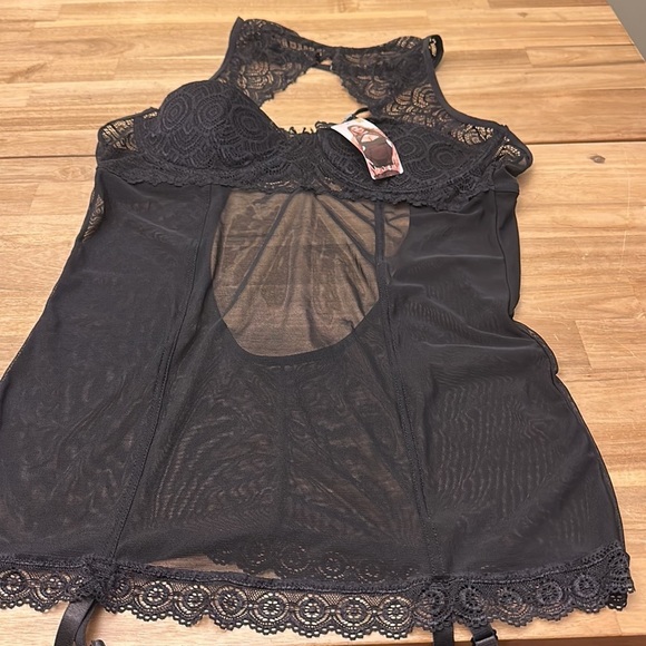 BACI ⭐️ lace halter mini dress with garters - Picture 6 of 9